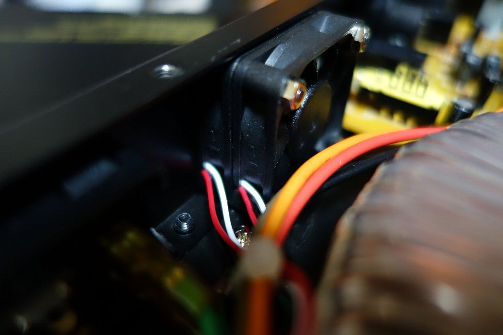 ClassicPRO CP400 の静音化改造を行いました : アンプジャンカー ClassicPRO CP400 の静音化改造を行いました : アンプジャンカー