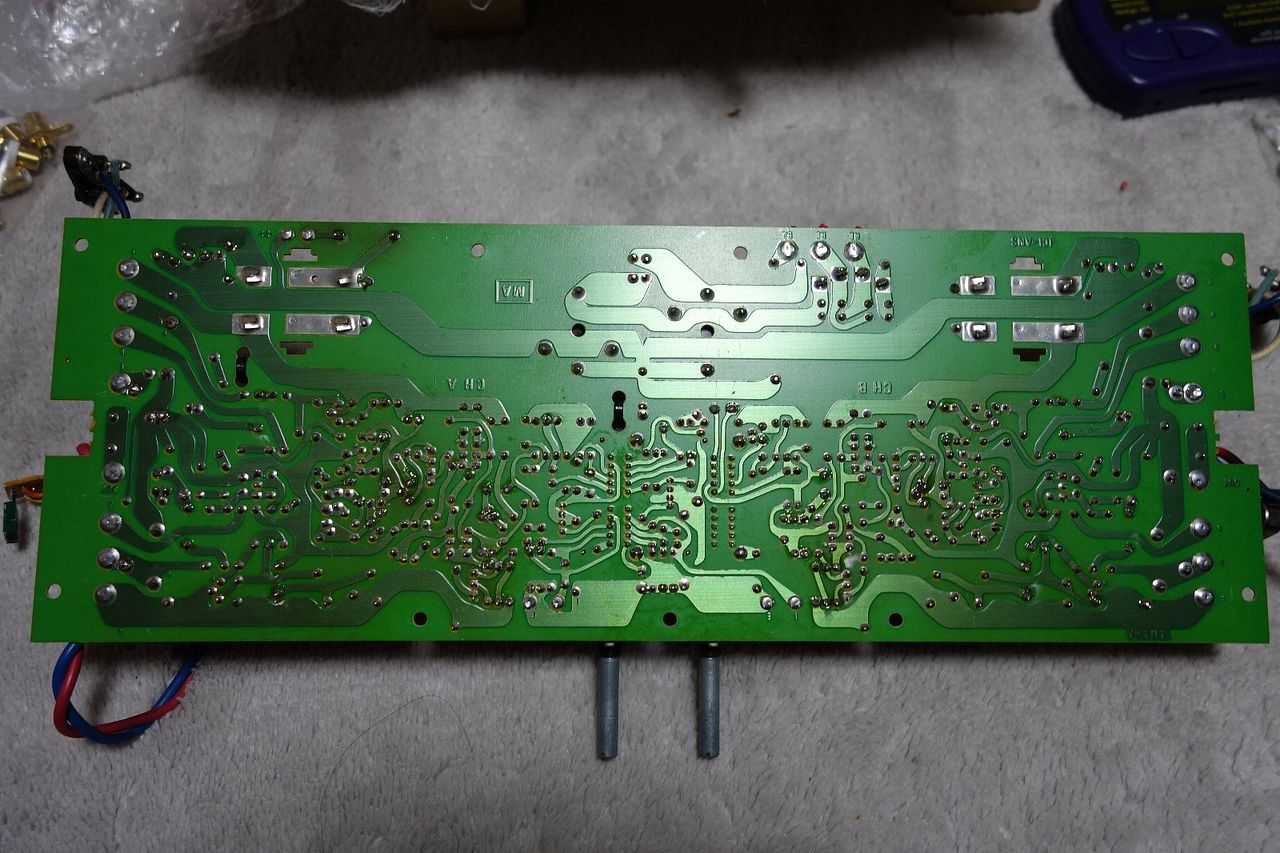 YAMAHA P2050 メインボードのリフレッシュと部品交換 : アンプ