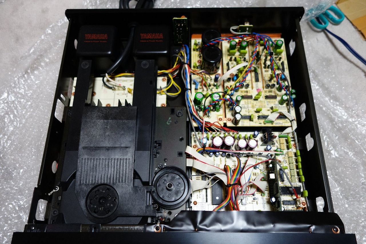 YAMAHA CDX-2200 通電確認のみジャンクを入手しました : アンプ YAMAHA CDX-2200 通電確認のみジャンクを入手しました : アンプ