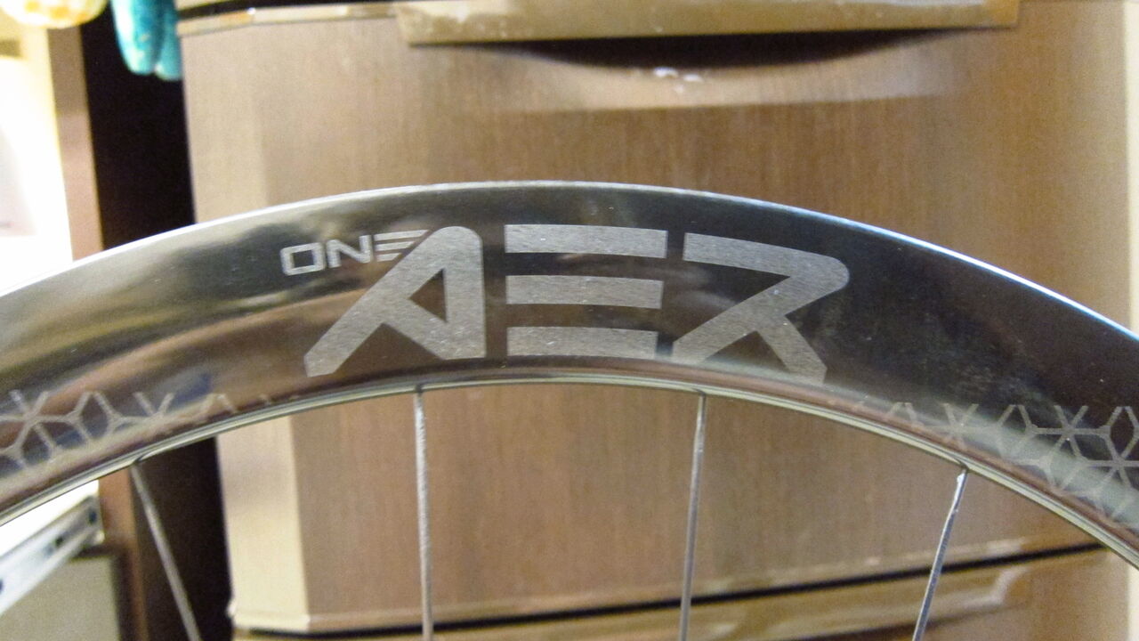 機材紹介】ONEAER(ワンエアー) DX5 カーボンホイール 機材紹介】ONEAER(ワンエアー) DX5 カーボンホイール