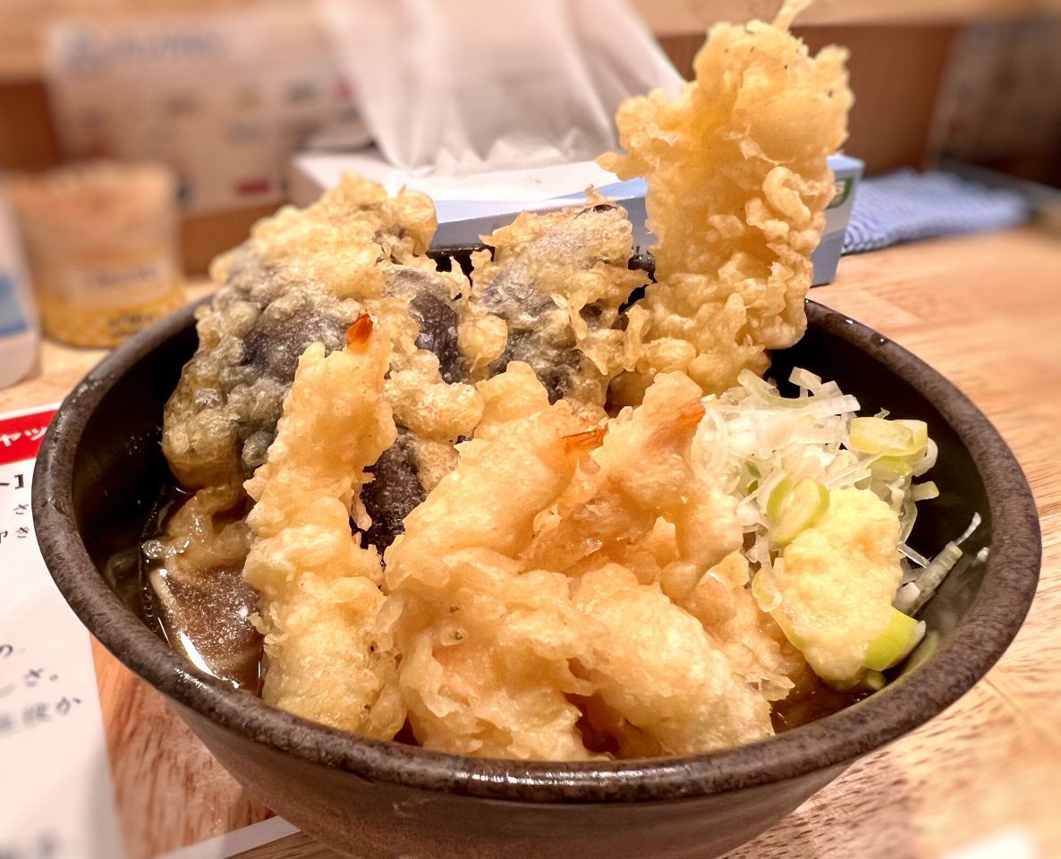 揚げたての海老天がてんこ盛り 開店直後から行列のスタンド蕎麦 水道橋 とんがらし 美食磁石 Powered By ライブドアブログ