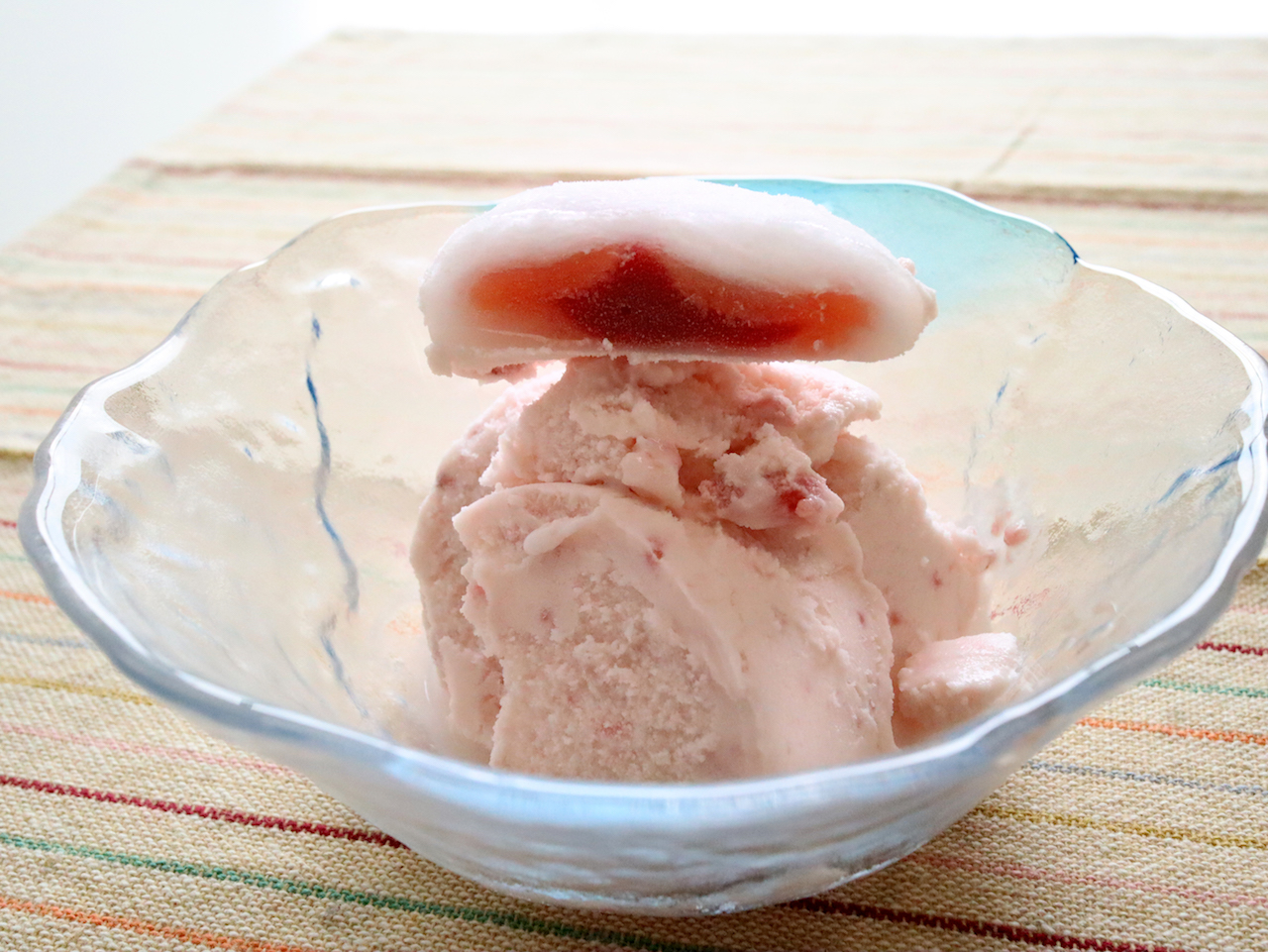 完熟いちごが タップリのジェラート もちストリベリー がデビュー 兵庫県八鹿町 完熟いちご菓子研究所 美食磁石 Powered By ライブドアブログ