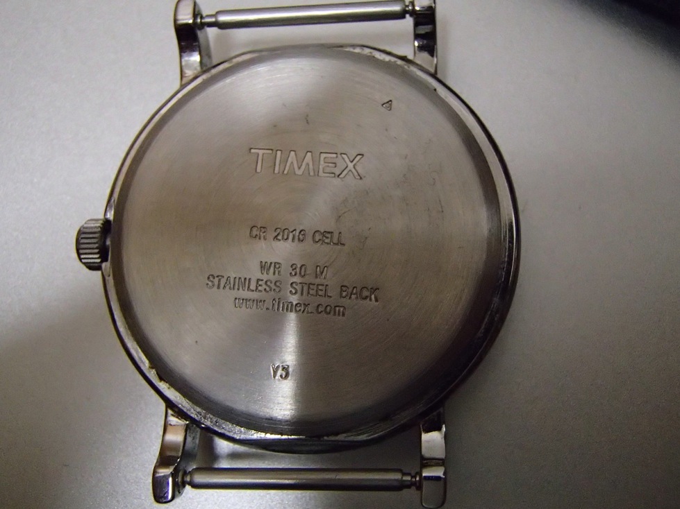 腕時計の裏蓋を安易な気持ちで開けてはならぬ Timex Weekender ちみもうりょう 腕時計の裏蓋を安易な気持ちで開けてはならぬ Timex Weekender ちみもうりょう