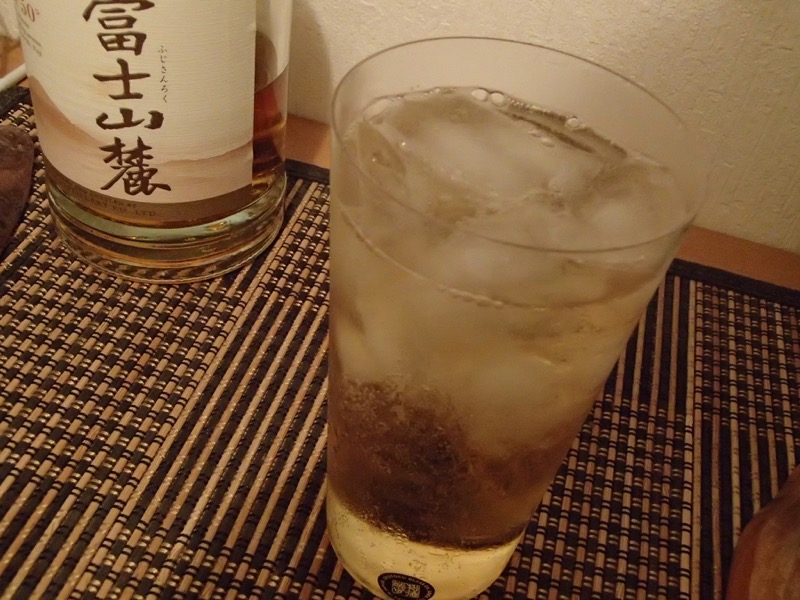 うすはりグラスでハイボールを飲むと美味 ちみもうりょう うすはりグラスでハイボールを飲むと美味 ちみもうりょう