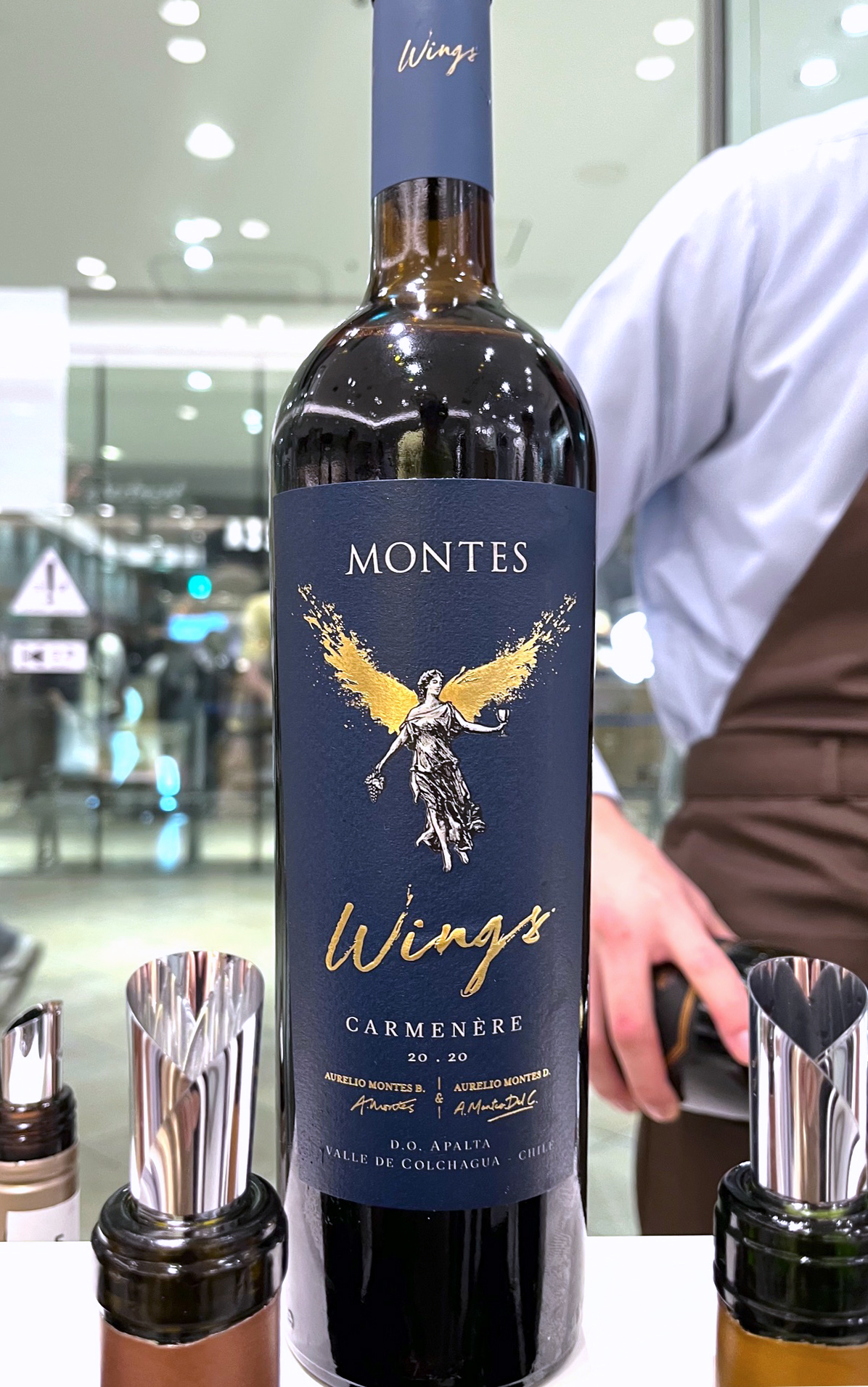 Montes Wings 2020 Carmenère : Red Red Wine：「偉いワイン」探しの