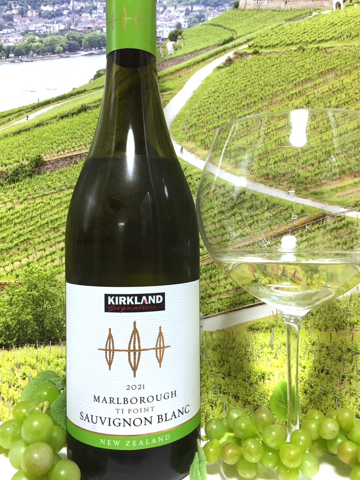 Kirkland Signature Marlborough Ti Point Sauvignon Blanc 2021 : Red Red  Wine：「偉いワイン」探しの備忘録（ワインブログ）