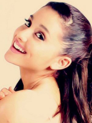 285465_Ariana_Grande_Cute_Wallpaper