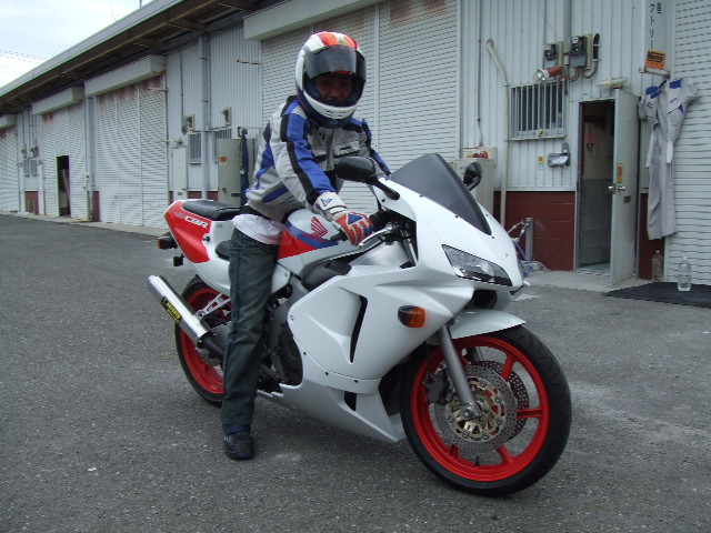 CBR250RR mc22 アンダーカウル　才谷屋　加工 CBR250RR mc22 アンダーカウル才谷屋加工