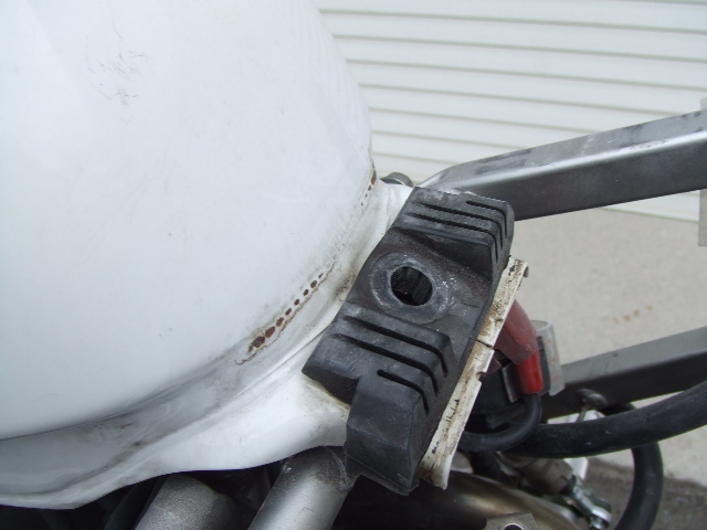 RVF400(NC35)用600RRレプリカシングルシート～取り付け～ : 才谷屋