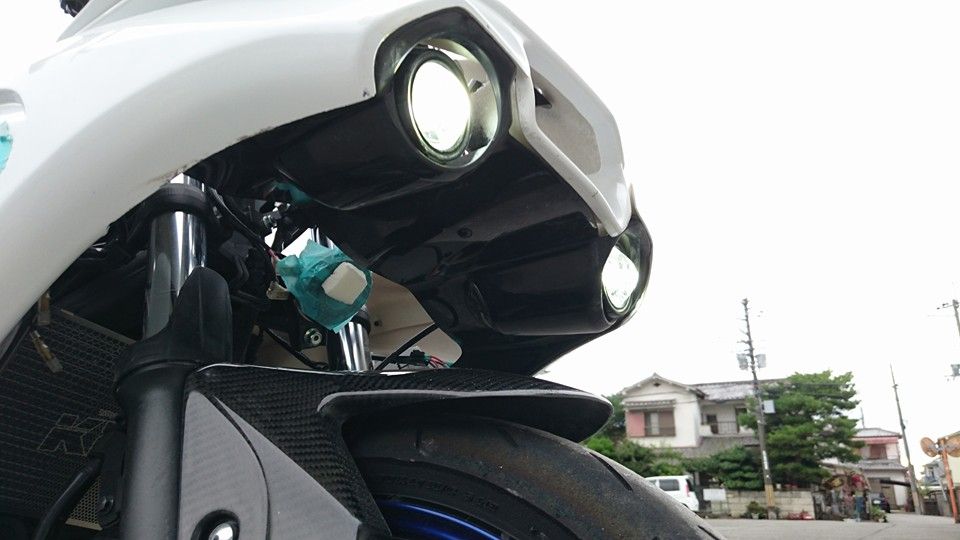 YZF-R25 フルカウル/ストリート（YZF-R1type）汎用LEDライト取り付け
