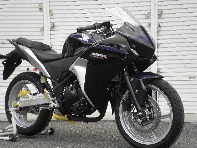 11 Cbr250r Mc41 用ライトカバー フロントフェンダー 完成 才谷屋ファクトリー最新情報