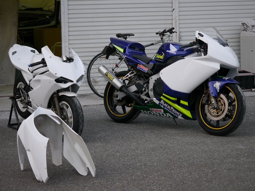 CBR250RR｢600RR｣type-3カウル完成間近！ ＆ 出荷前のNSR50「ミニガーレ