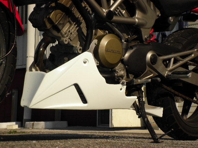 VTR250(MC33)用 アンダーカウル : 才谷屋ファクトリー最新情報