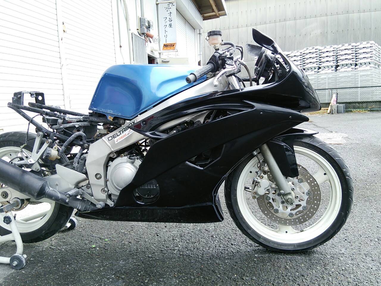 初公開!90~FZR250R(3LN)＋YZF-R6カウル FZ-R250!! : 才谷屋 