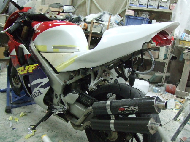 RVF400(NC35)&VFR400(NC30)用600RRレプリカカウル製作開始！ : 才谷屋
