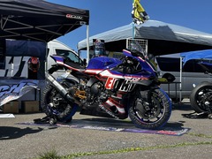 4月26日にバイカーズパラダイス南箱根で行われたYZF-Rミーティングに出店してきました。