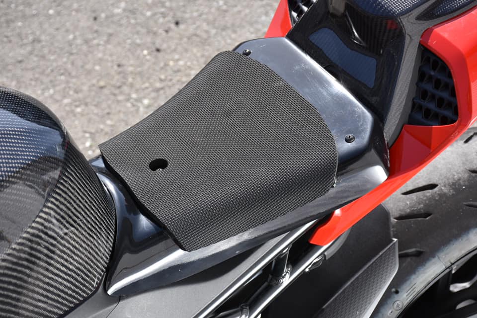 19・20 BMW S1000RR(K67) 用ミラーキャンセルステーとシート台 19・20 BMW S1000RR(K67) 用ミラーキャンセルステーとシート台
