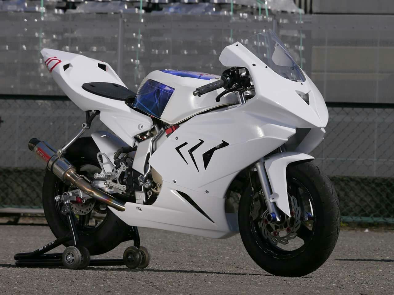 NSR50/80 . NSF100用の新型カウル製作しています : 才谷屋ファクトリー