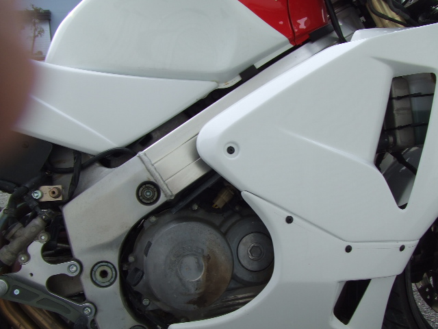 RVF400(NC35)用600RRレプリカフルカウル～取り付け～ : 才谷屋