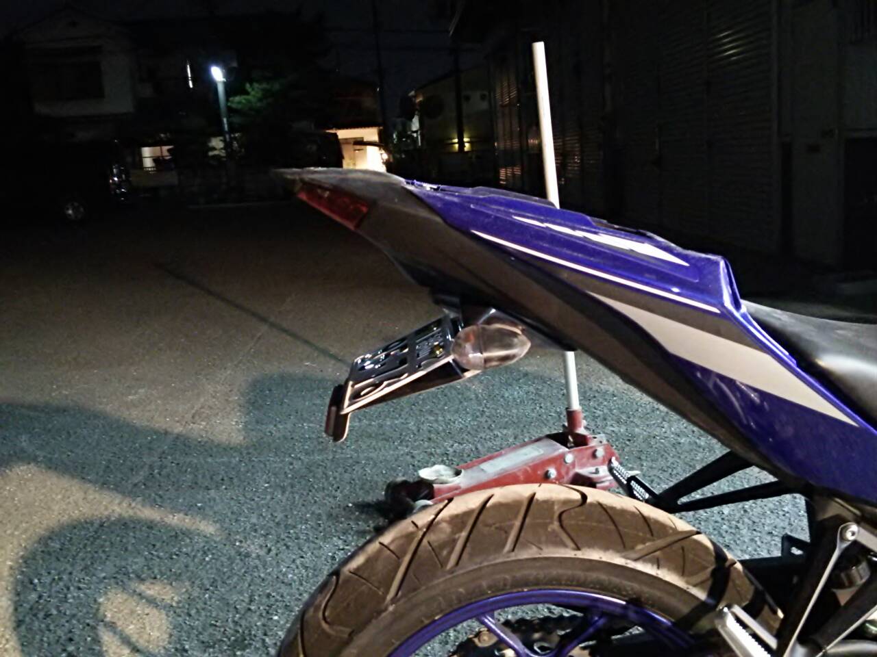 YZF-R25用フェンダーレスキット完成!!純正インナーフェンダーとの重量 