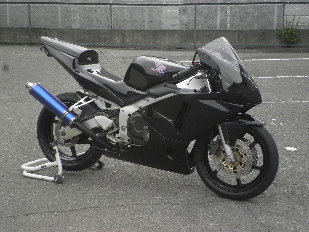 Cbr250rr Mc22 600rrレプリカ カウル の納期について 才谷屋ファクトリー最新情報