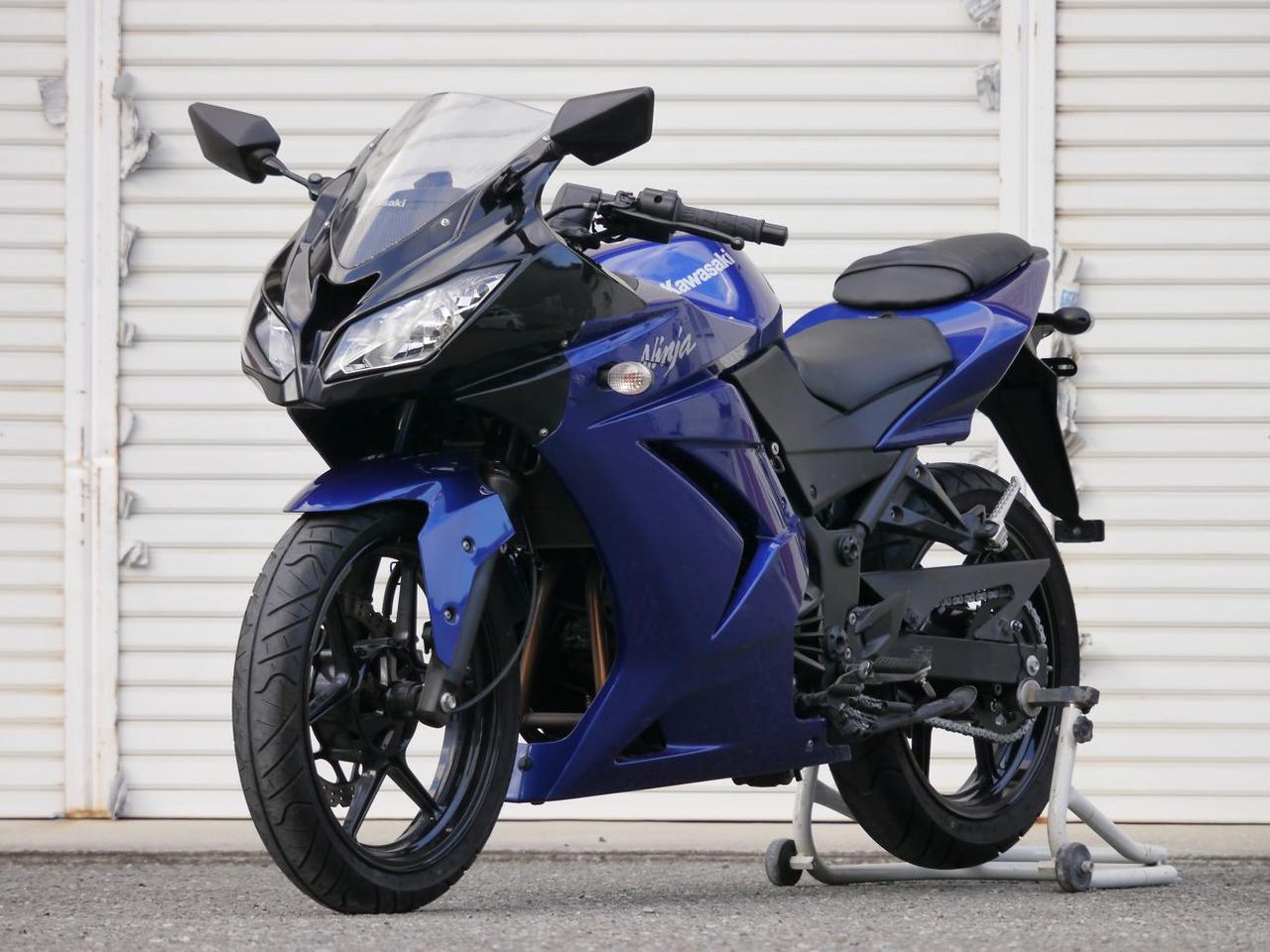 はな 08~12Ninja250R｢ZX-6Rレプリカ｣アッパーカウル(ストリート)黒ゲル画像