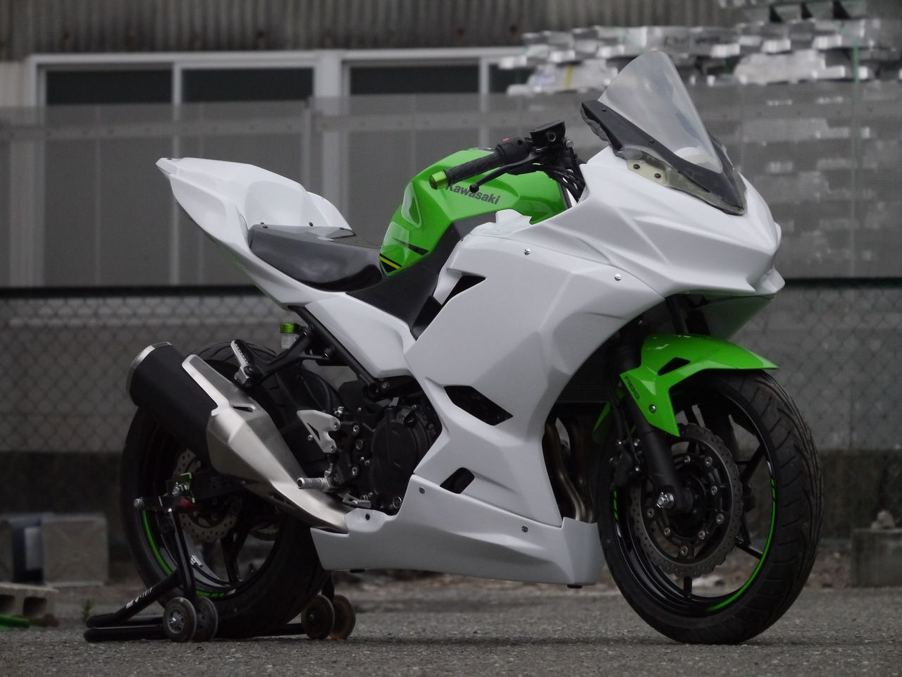 ニンジャ250R.才谷屋.FRP.シートベース.Ninja250R.シート台.レース.サーキット.EX250K.08-12年 才谷屋ファクトリー ZX-4R⁄RR 純正カウル用シート台、シートベース