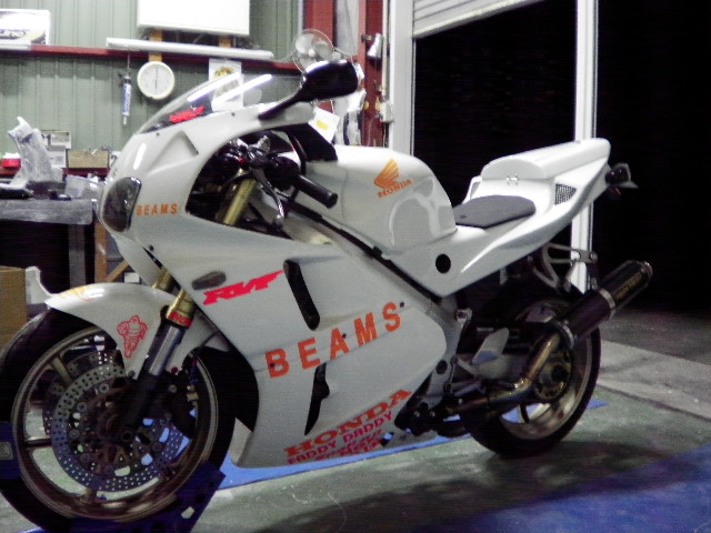 お買い上げありがとうございました！｢RVF400[600RR]シングル