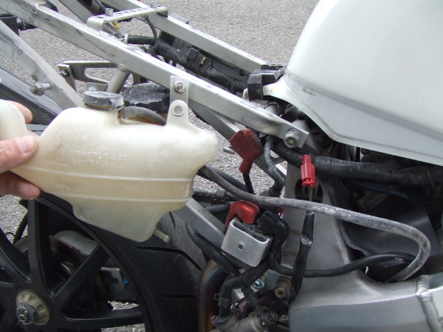 RVF400(NC35)用600RRレプリカシングルシート～取り付け～ : 才谷屋