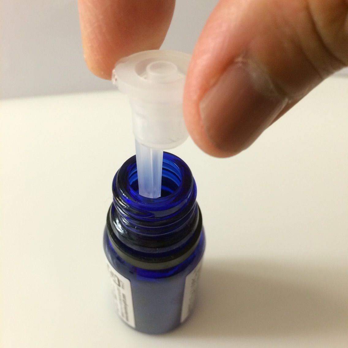 精油を きれいに１滴落とすコツ ドロッパーについて 少し話そう アロマのおかげ