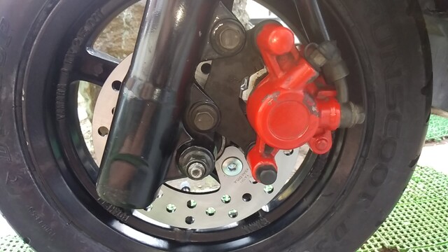 依頼作業 アプリオ（SA11J）フロントブレーキ周り（ブレーキパッド