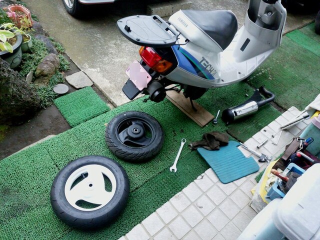 ３ｖｒ純正ホイール タイヤ交換的なぁ 3ry Jog ｊｏｇ９０ アクシス９０ Mr Boo 軒下ガレージ 日記的なぁ