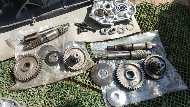 依頼作業 グランドアクシス（5FA2）4VPエンジンOH等的なぁ