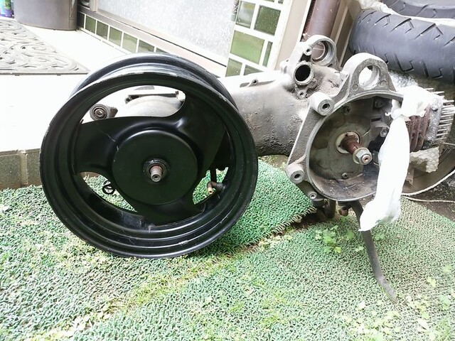 レア物 某車両用リアホイール(3.50リム)的なぁ~23RY JOG 3WF JOG90 アクシス90 - Mr.Boo!@軒下ガレージ!日記的なぁ~ レア物 某車両用リアホイール(3.50リム)的なぁ~23RY JOG 3WF JOG90 アクシス90 - Mr.Boo!@軒下ガレージ!日記的なぁ~