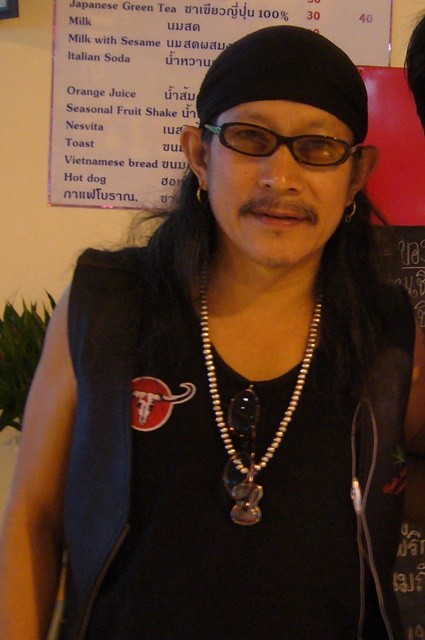 昔コーンケンの空港でエートカラバオに会った 最果志向 放浪家坂木さんの足跡