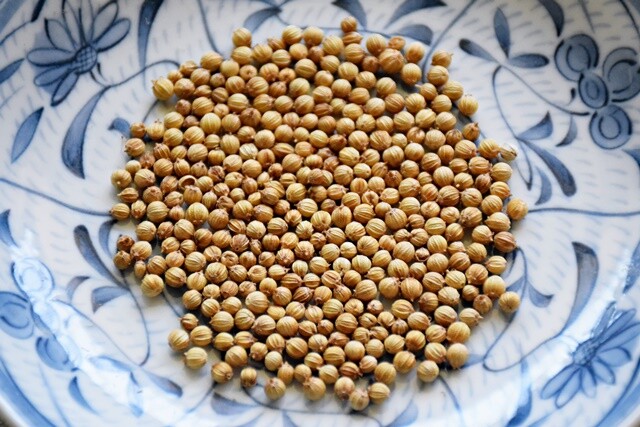 自家製コリアンダーシードと100円ペッパーミル 最果志向 放浪家坂木さんの足跡 自家製コリアンダーシードと100円ペッパーミル 最果志向 放浪家坂木さんの足跡