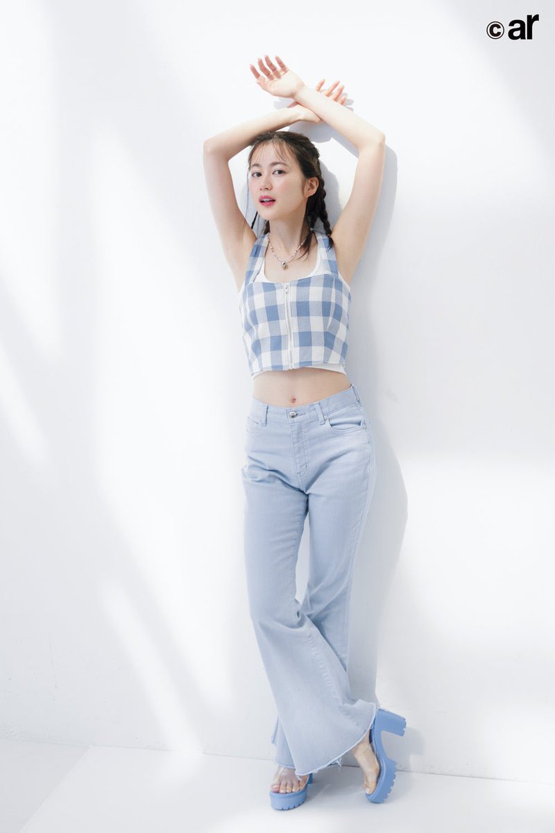 乃木坂46生田絵梨花 24 見事な美クビレ 抜群の 坂道46 Akb48 えッ な情報まとめ