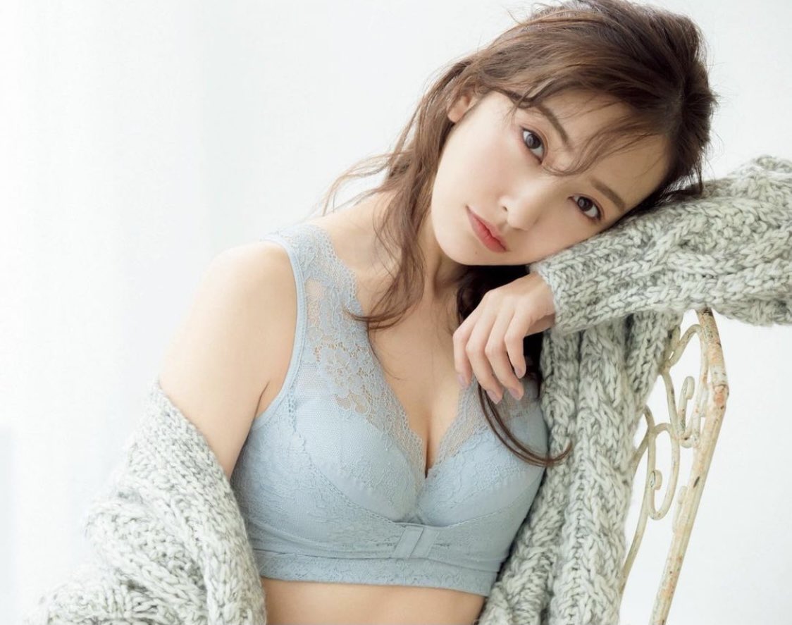神スタイル ともちんこと 板野友美 29 セクシーなランジェリー姿披露 坂道46 Akb48 えッ な情報まとめ