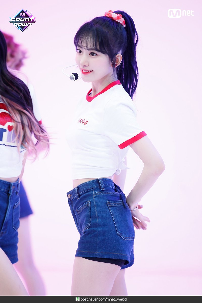 宮脇咲良さんのお腹の画像がバズってんだけどwwwwwwwwwwwwwwww Iz One 坂道46 Akb48 えッ な情報まとめ