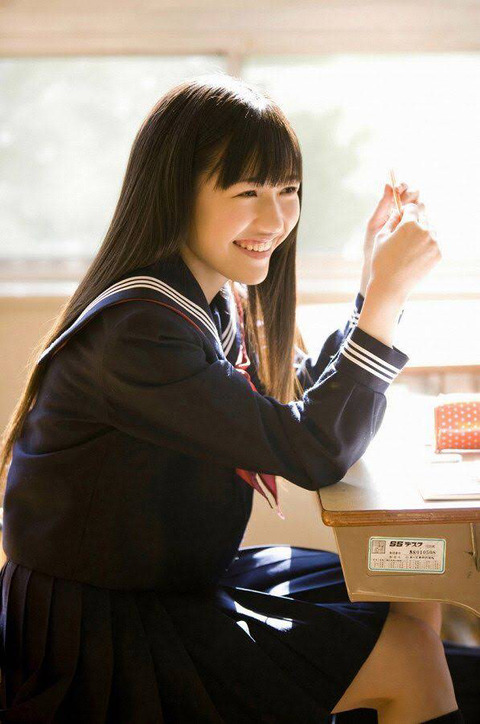 元akb48の渡辺麻友の制服姿が 坂道46 Akb48 えッ な情報まとめ
