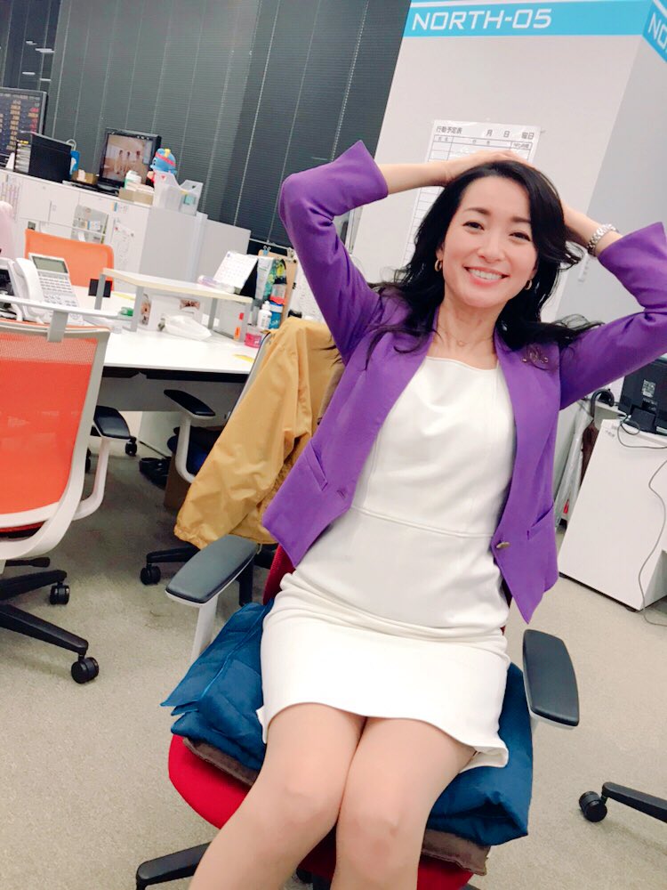 大江麻理子キャスター Wbsで18日からマスク着用 感染対策を テレ東 坂道46 Akb48 えッ な情報まとめ