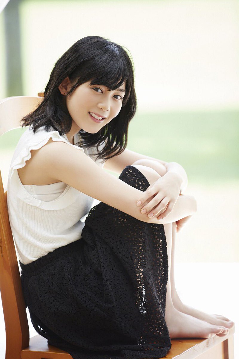 渡邉理佐　尾関梨花　生写真 尾関梨香 - エケペディア