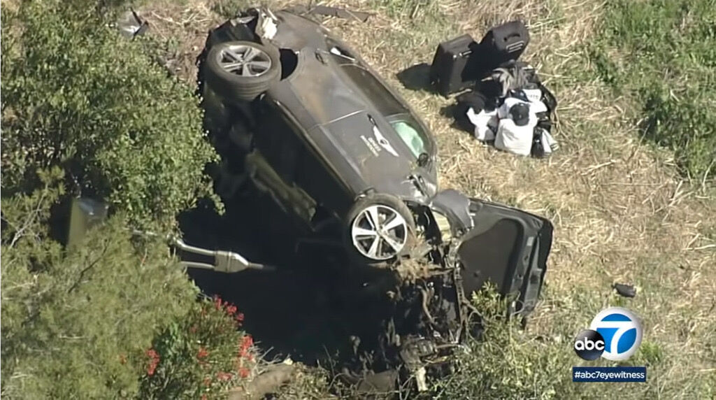 タイガー ウッズ 大事故で搬送 副賞の韓国ヒュンダイ ジェネシスが横転 大破 坂道46 Akb48 えッ な情報まとめ