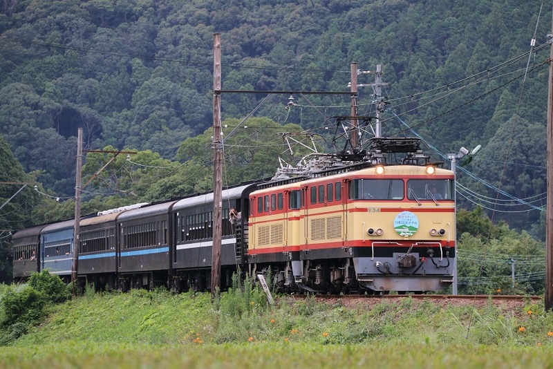 8　102レ　E34+33　抜里駅手前　その1