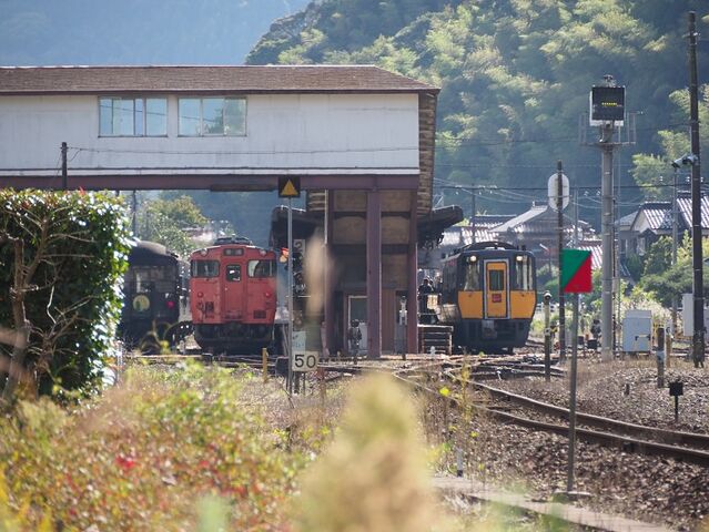 5 キハ40+特急おき 津和野駅にて その1