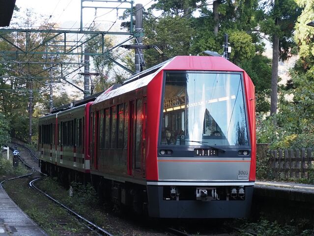 4　箱根登山鉄道　その5   3003　宮ノ下駅にて　