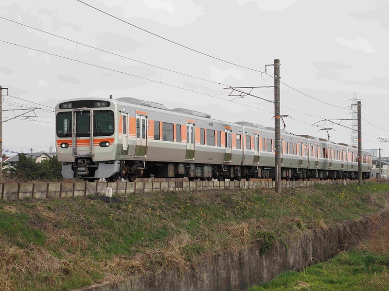 ２　関西線　その2　315系　海蔵川築堤にて　