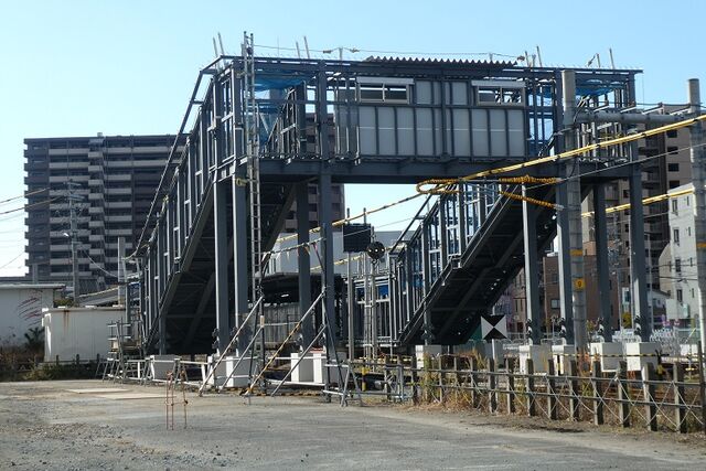 ２　半田駅の高架工事中　その1