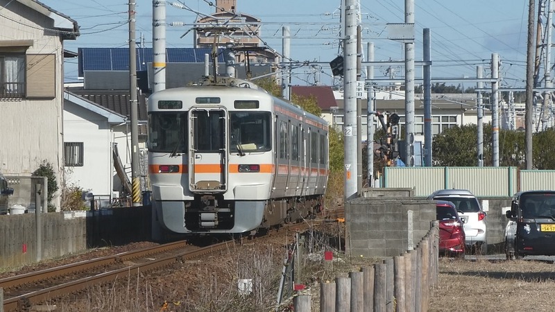 ５　313系　隅吉踏切　その3