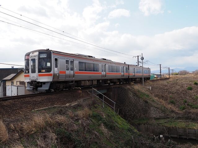 3　キハ75　永和駅近く　その2